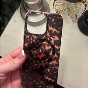 kate spade Tortoiseshell-Pattern iPhone Case in Brown & Black 16 pro max case